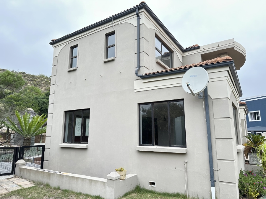 4 Bedroom Property for Sale in Cola Beach Western Cape